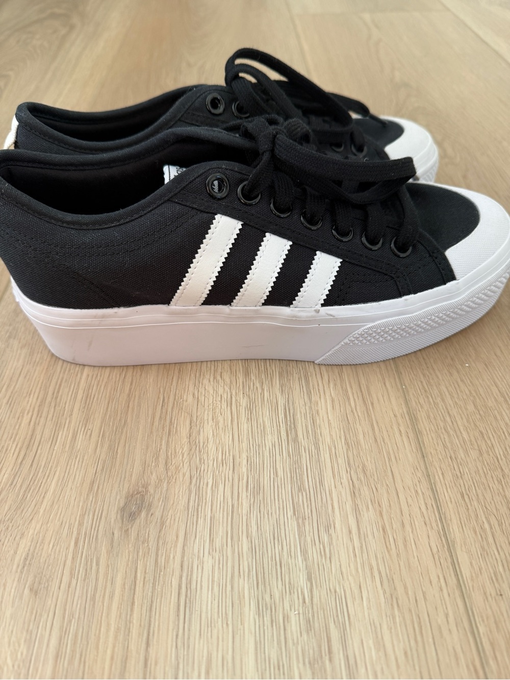 Adidas Nizza Platform black-and-white canvas sneakers 9 - Picture 8 of 9
